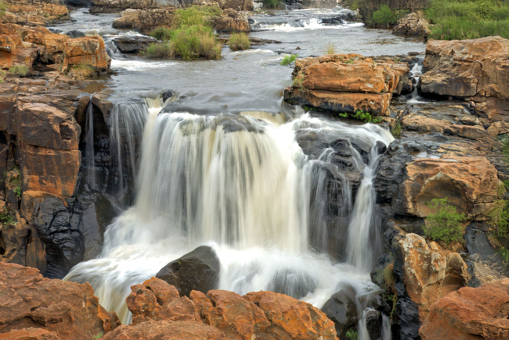 Kleiner Wasserfall des Treur-Rivers nahe Bourke’s Luck Potholes